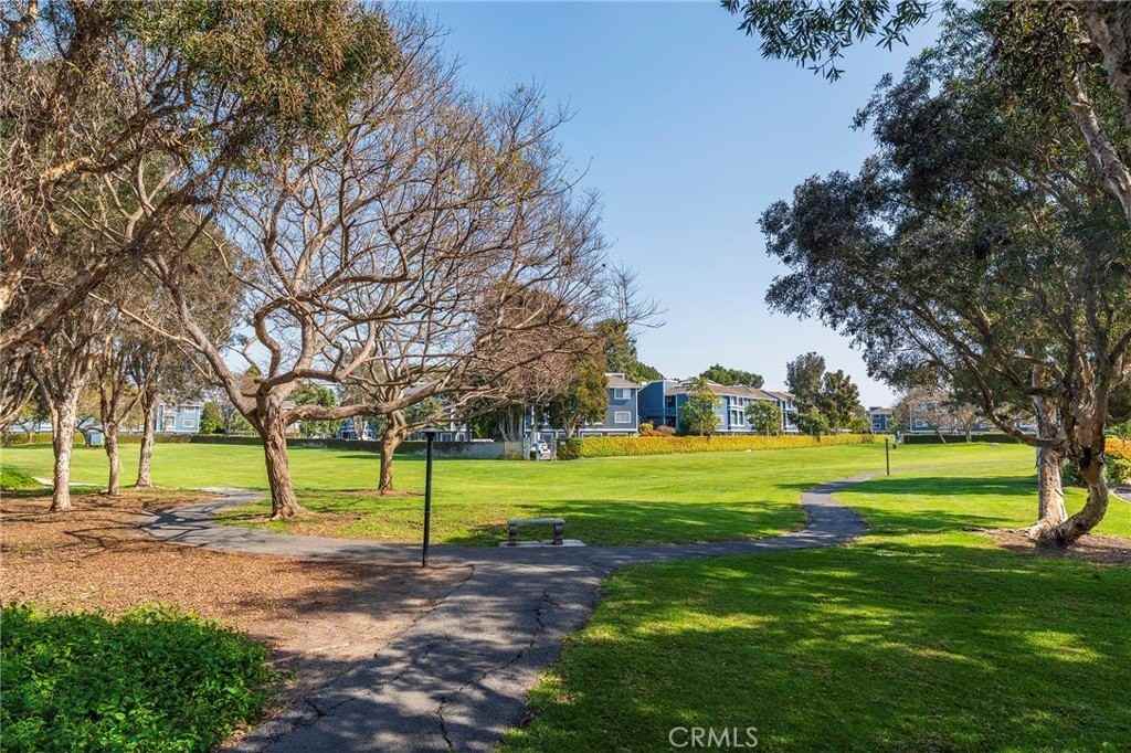 8182 Mainsail Dr #202