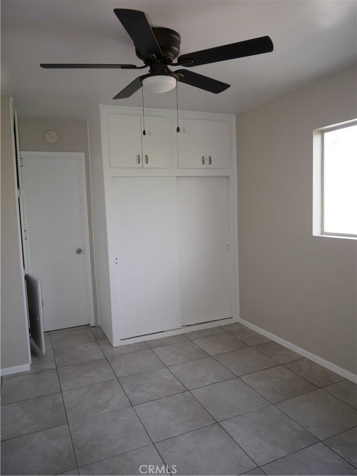 513 E Walnut St #C - Photo 7 of 16