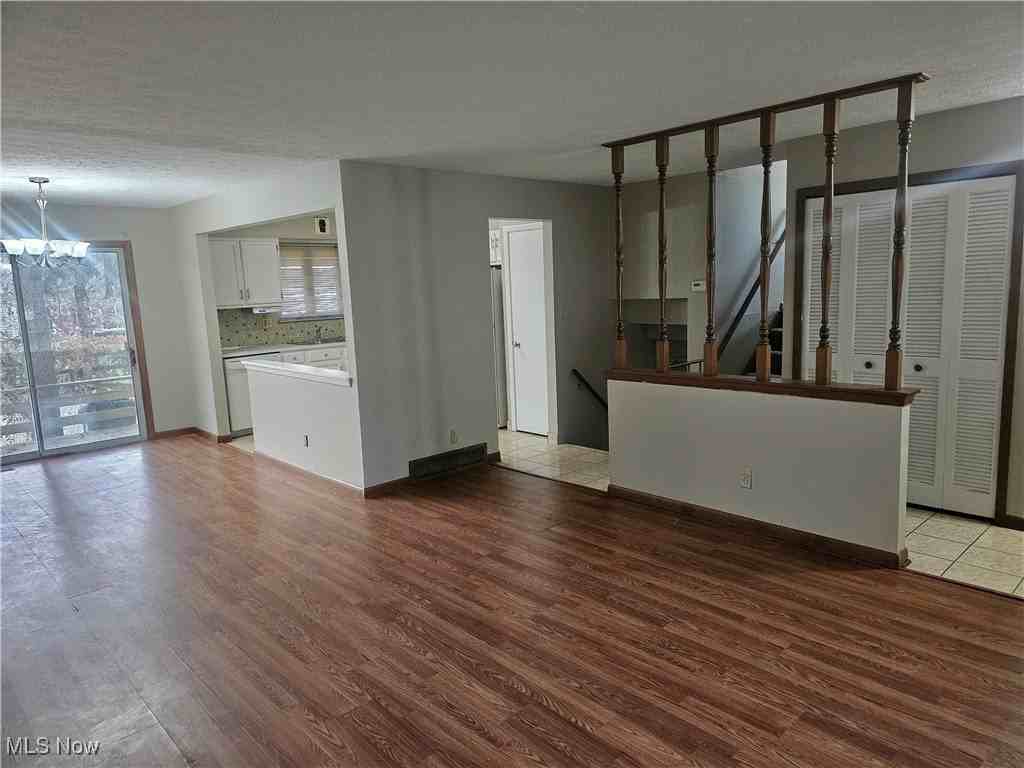 6564 Arbordale Ave - Photo 4 of 26