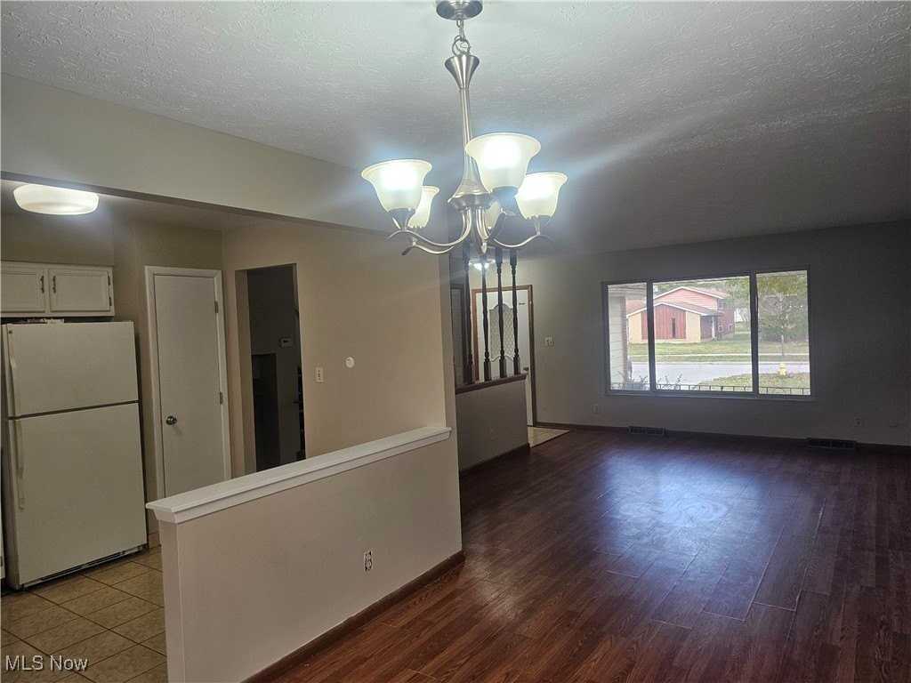 6564 Arbordale Ave - Photo 5 of 26