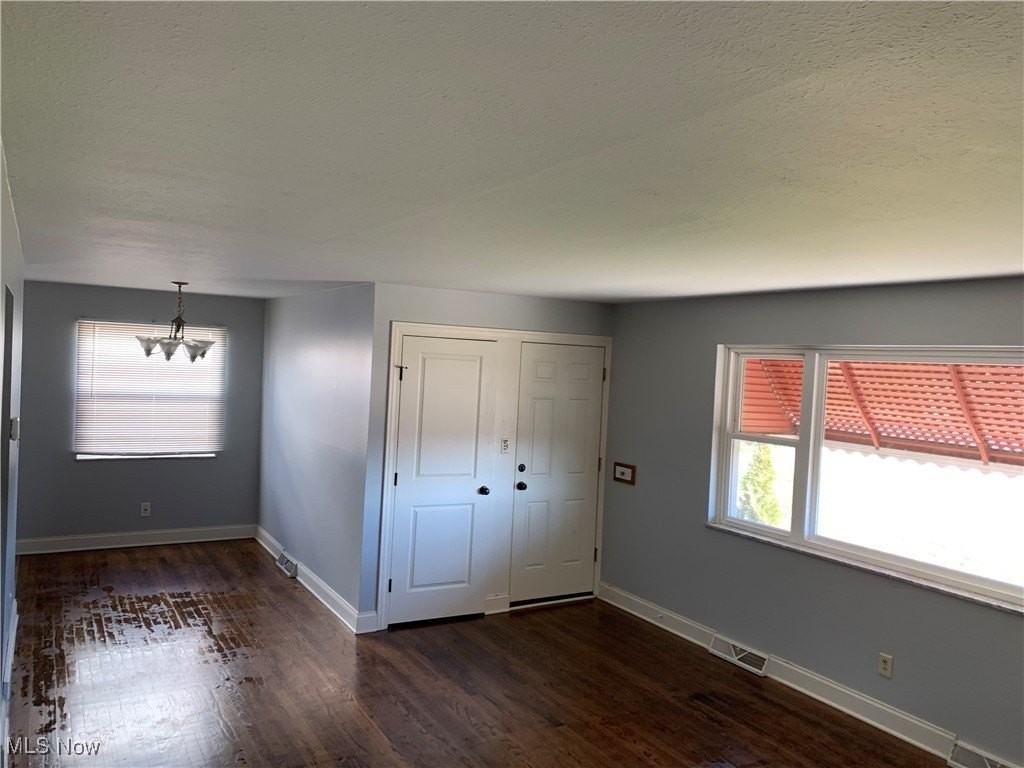 5014 East 71st Street - Photo 3 of 20