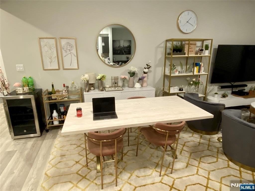 237 Lincoln Ave - Photo 2 of 11