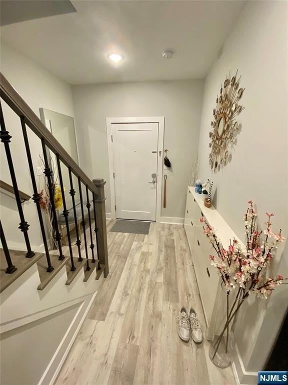 237 Lincoln Ave - Photo 5 of 11