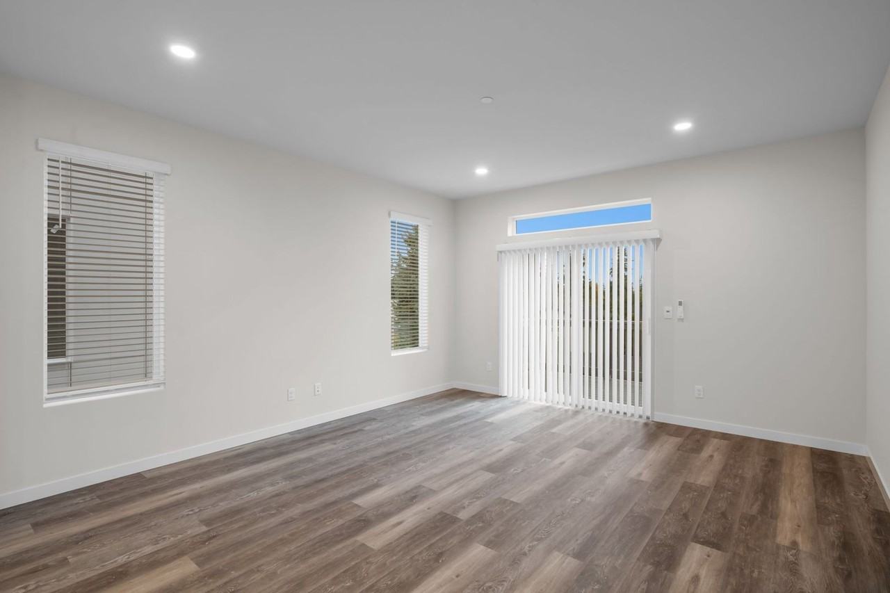 15613 Admiralty Way #B1 - Photo 7 of 27