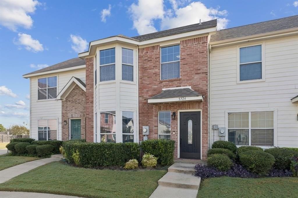 5724 Giddyup Ln - Photo 2 of 26