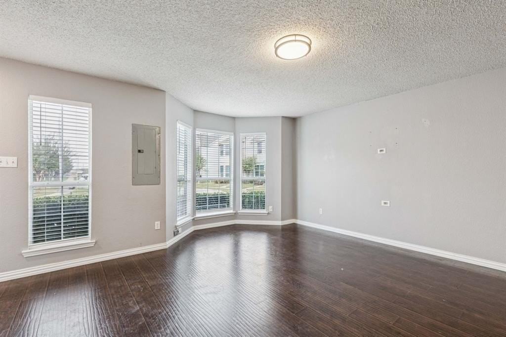 5724 Giddyup Ln - Photo 5 of 26