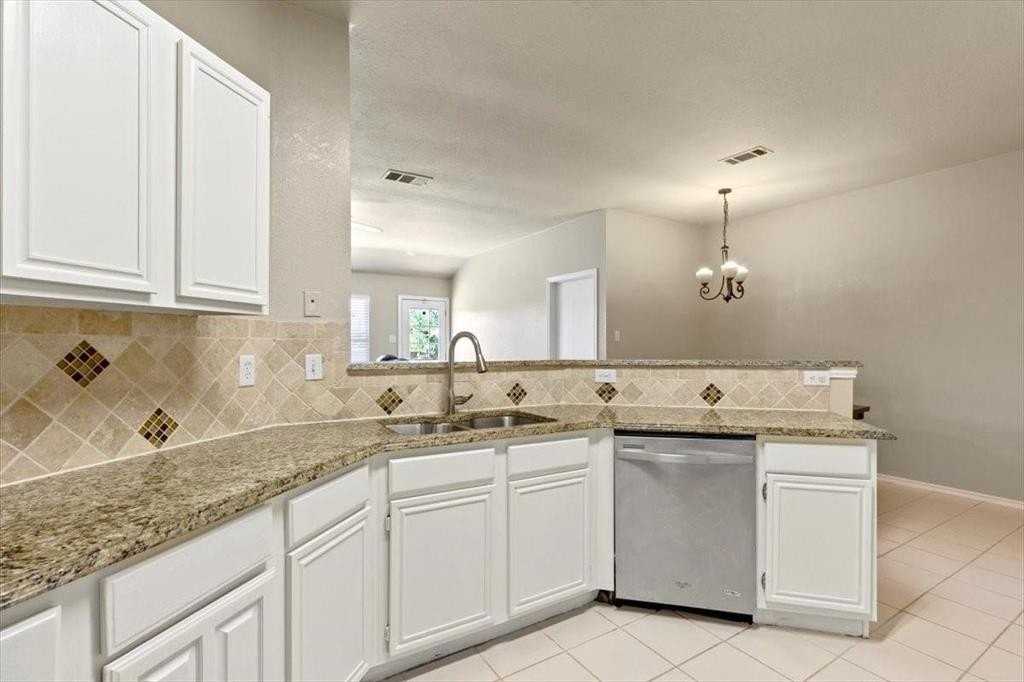 7617 Dockside Dr - Photo 4 of 9