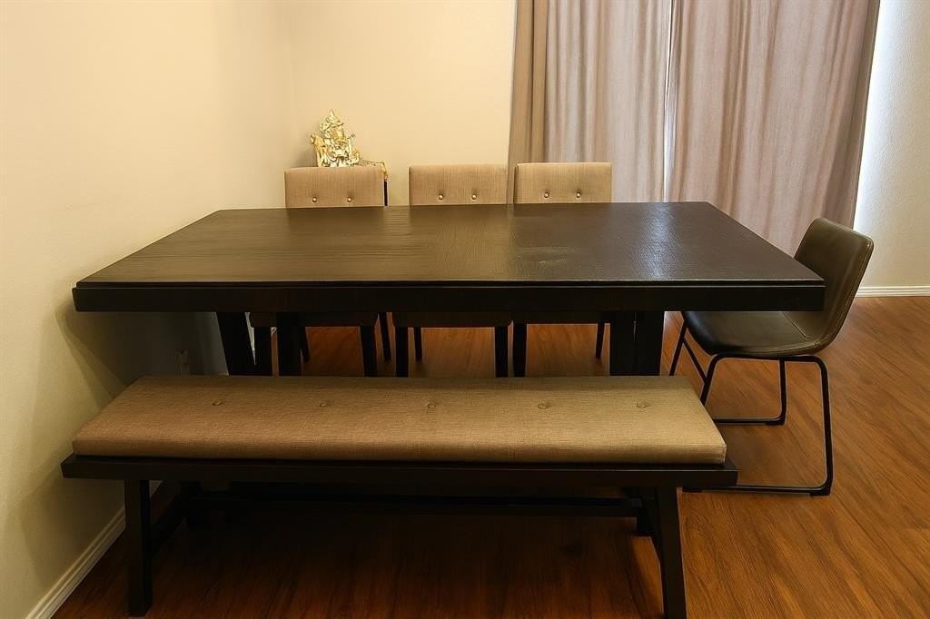 2841 Bluffs Ct - Photo 6 of 10