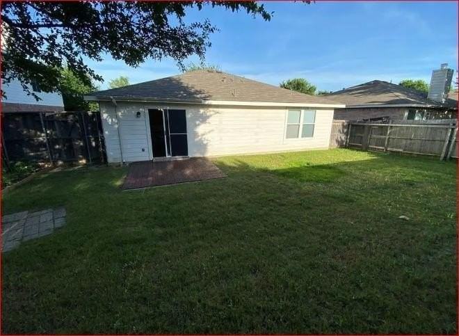 2841 Bluffs Ct - Photo 3 of 17