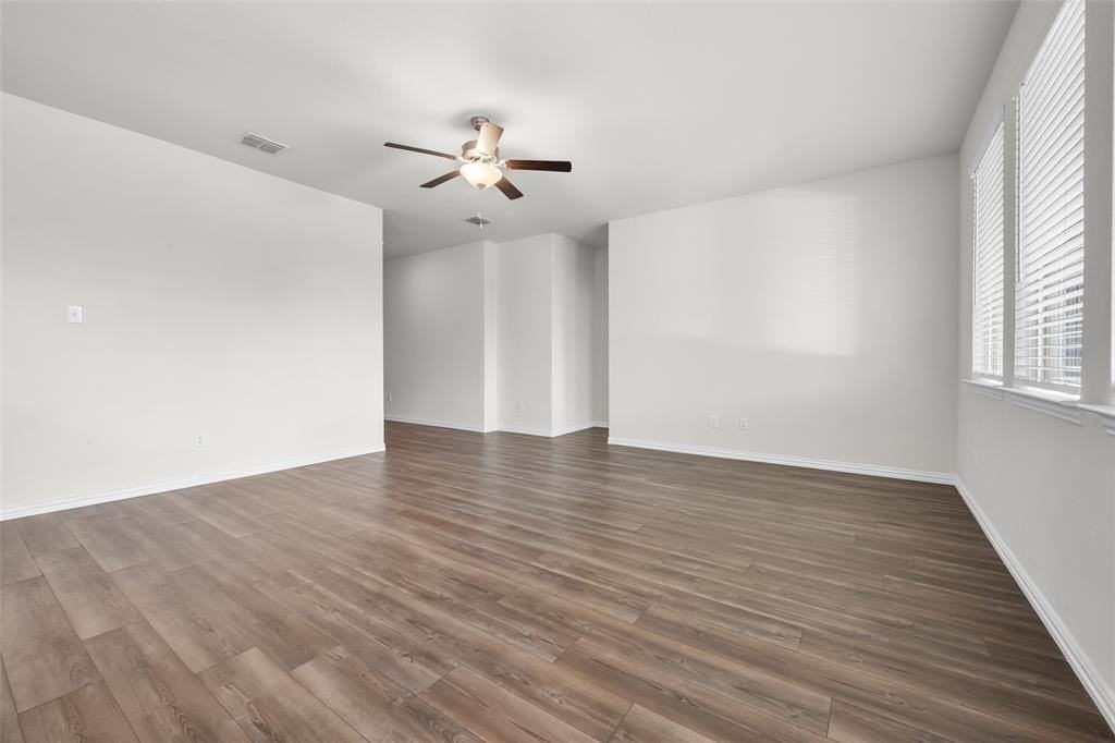 5832 Rostherne Dr - Photo 4 of 16