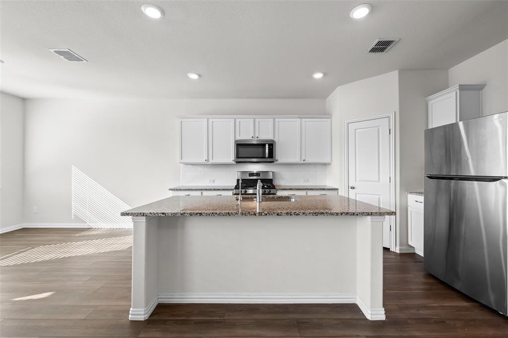 5832 Rostherne Dr - Photo 5 of 16