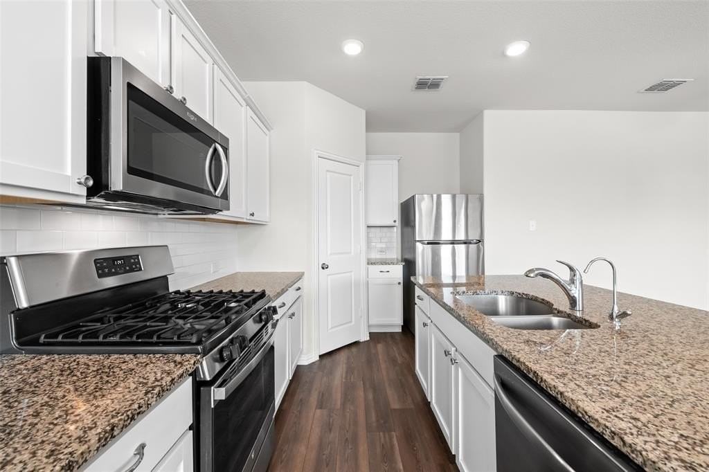 5832 Rostherne Dr - Photo 6 of 16