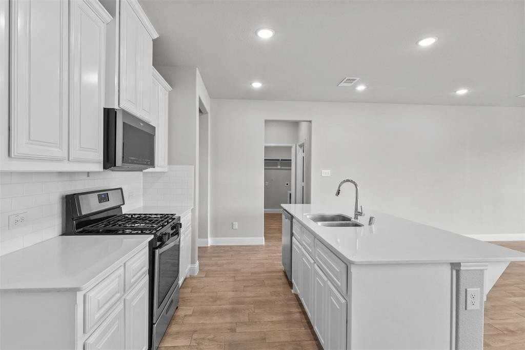 1200 Carinna Dr - Photo 5 of 22