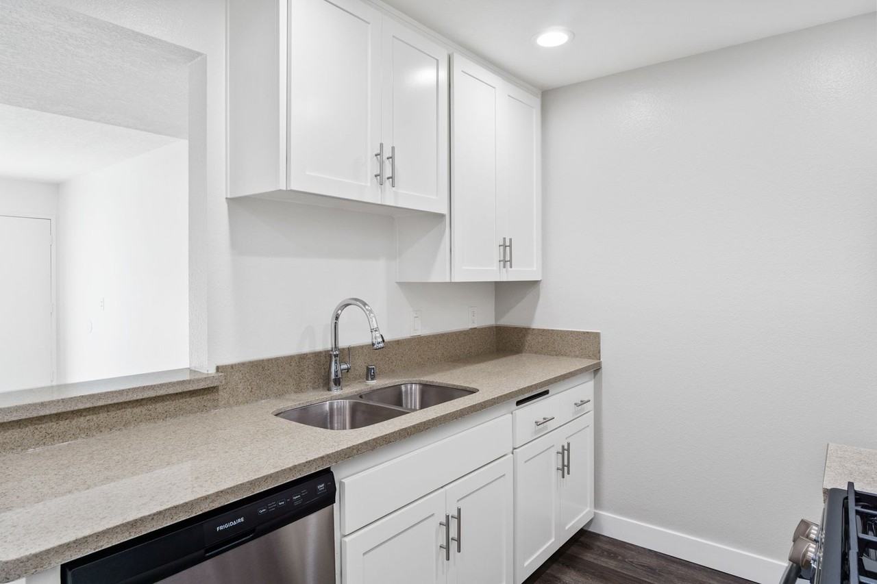 Whitaker Terrace Apartments - Photo 7 of 22