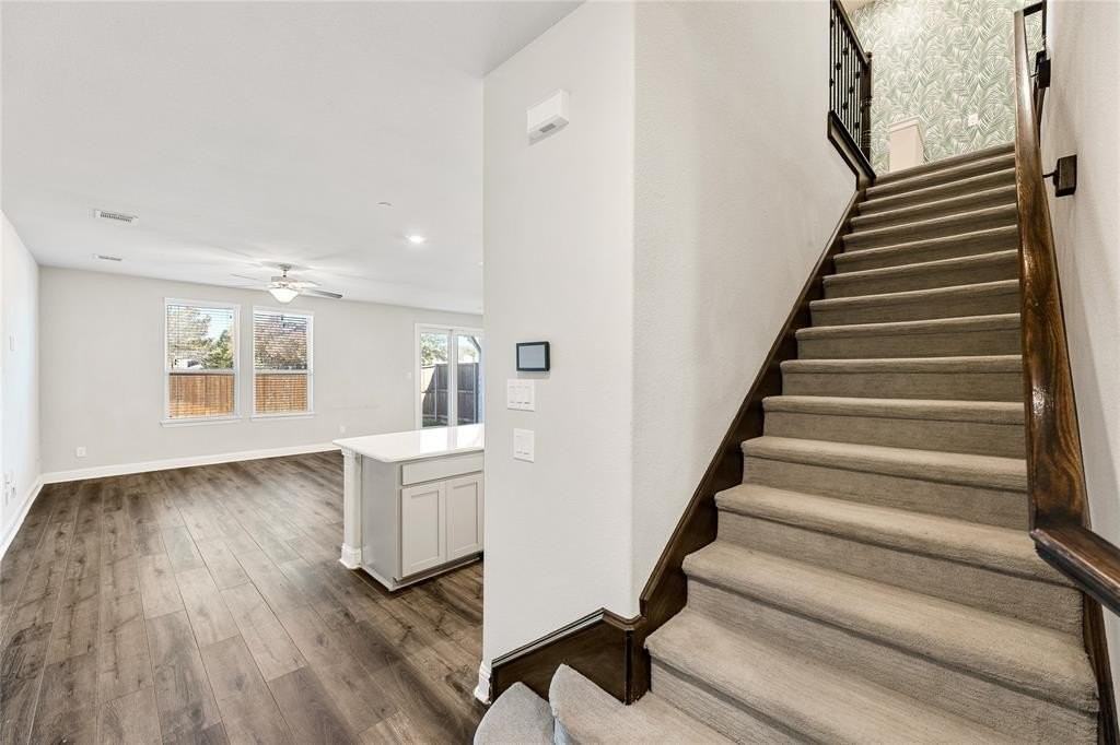 5517 Liberty Dr - Photo 4 of 33