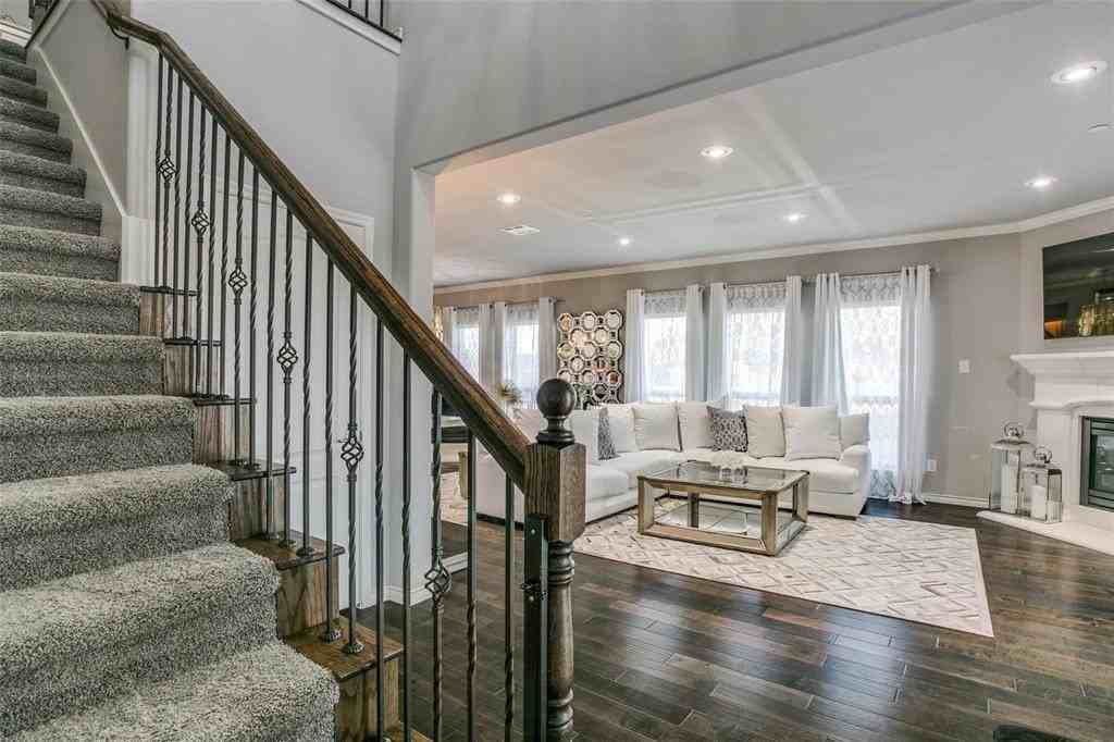 4295 Indian Run Dr - Photo 5 of 24