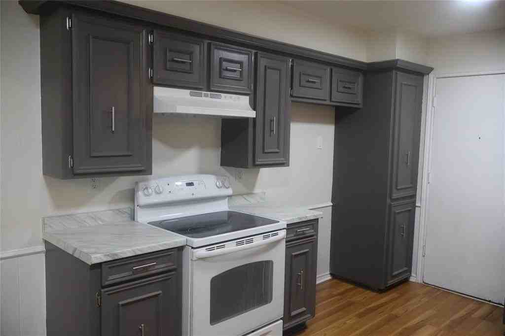 808 Woodway Ln - Photo 4 of 15