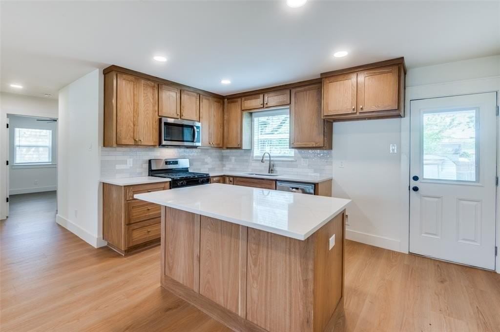 418 Goodyear St - Photo 3 of 13