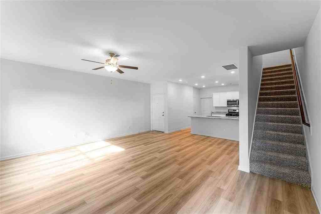 1301 Parker Drive - Photo 5 of 25