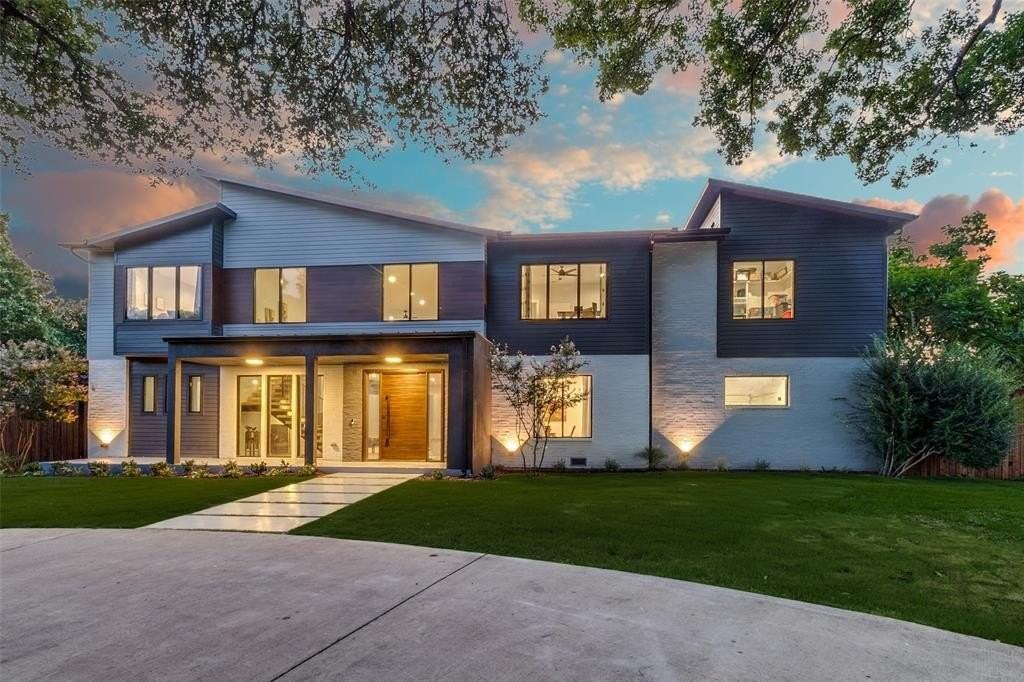 13693 Peyton Dr - Photo 2 of 38