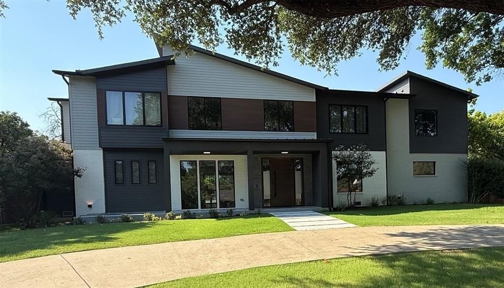 13693 Peyton Dr - Photo 5 of 38