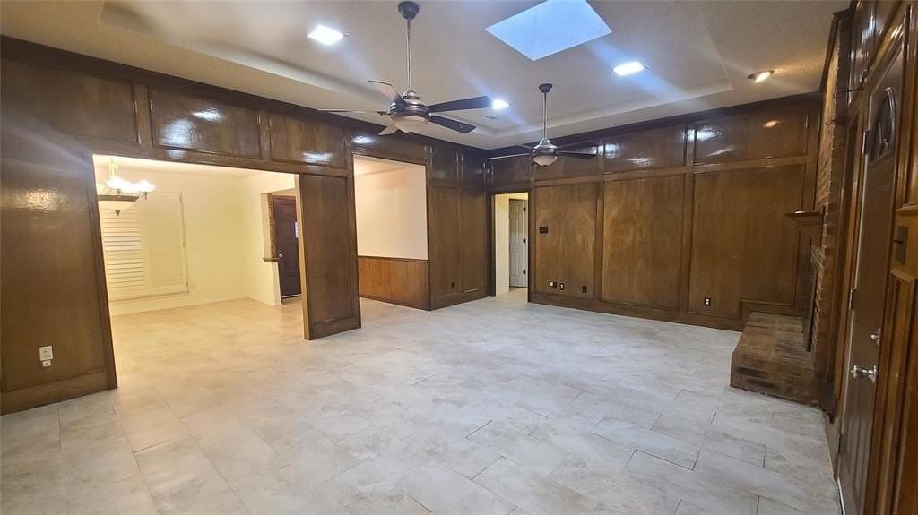 2728 Cross Bend Road - Photo 4 of 17