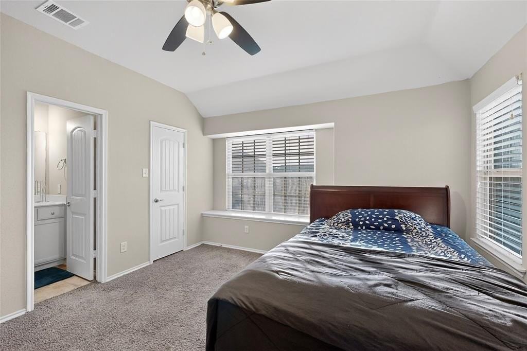 525 Rustic Oak Lane - Photo 4 of 40