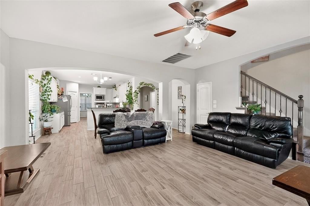 525 Rustic Oak Lane - Photo 6 of 40