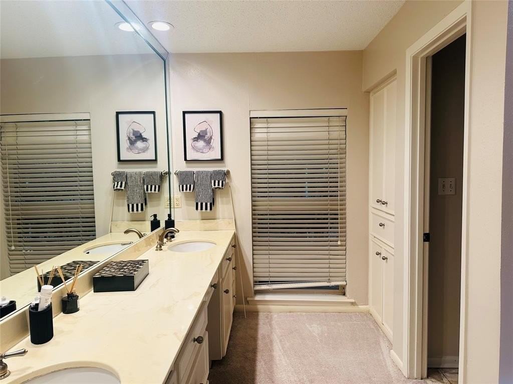 7120 Teakwood Dr - Photo 5 of 16