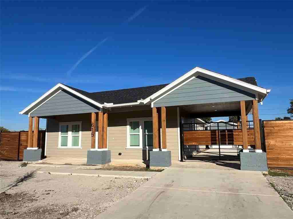 615 Luxton St - Photo 3 of 26