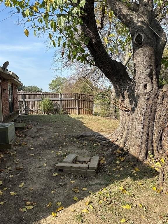 529 Windsor Dr - Photo 2 of 9