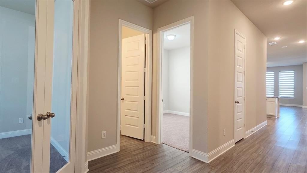 1922 Renwick Dr - Photo 3 of 25