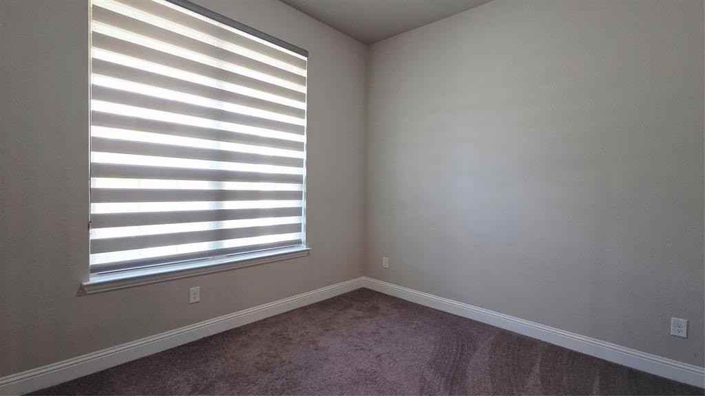 1922 Renwick Dr - Photo 4 of 25