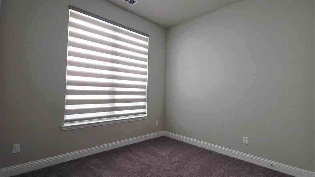 1922 Renwick Dr - Photo 5 of 25