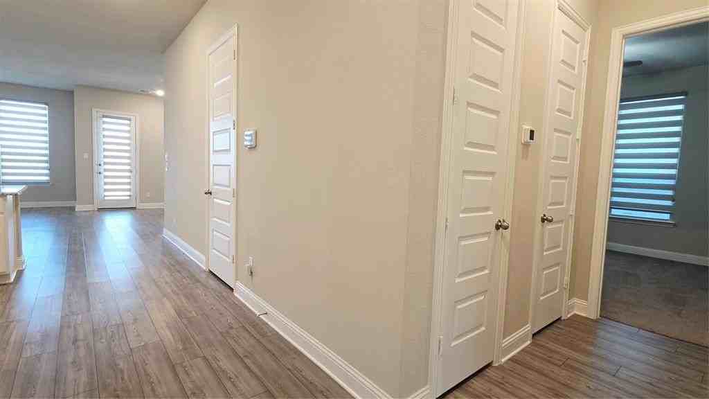 1922 Renwick Dr - Photo 7 of 25