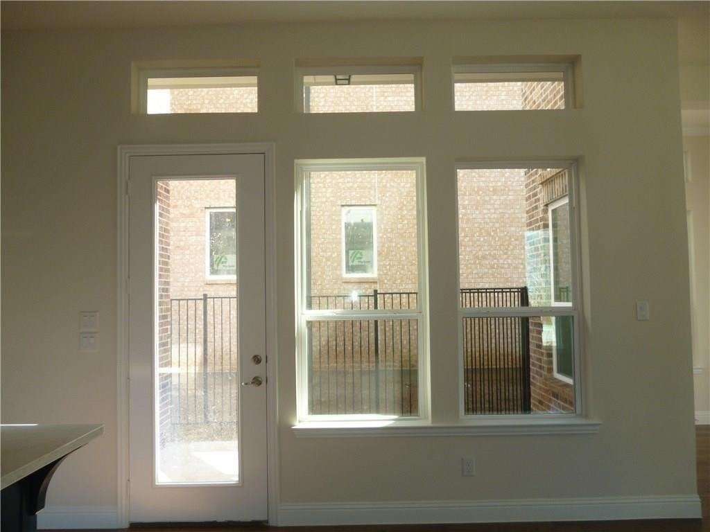 6813 Royal View Drive - Photo 5 of 16