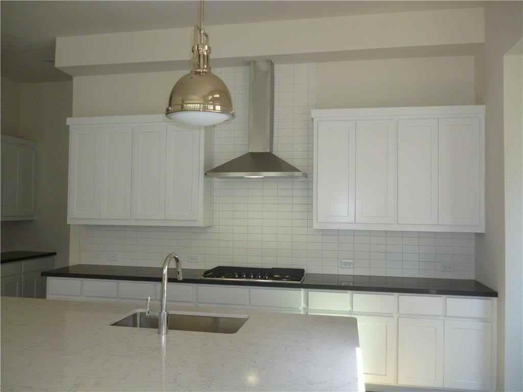 6813 Royal View Drive - Photo 6 of 16