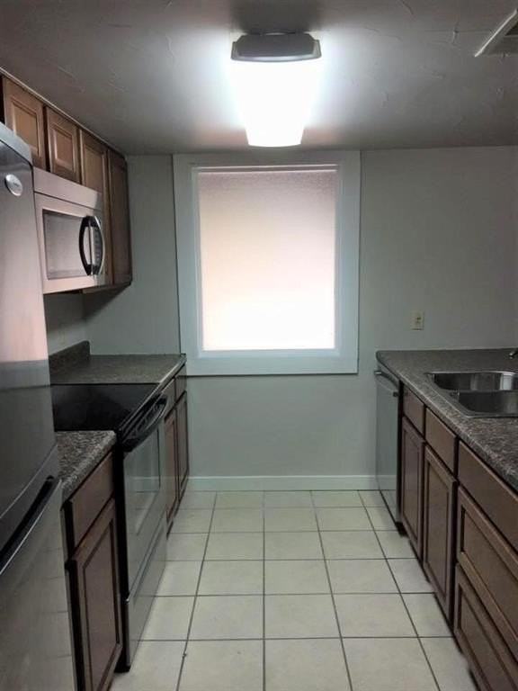 1720 Stonegate Dr - Photo 7 of 16