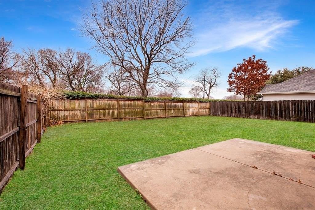 4316 Hillshire Ct - Photo 3 of 40