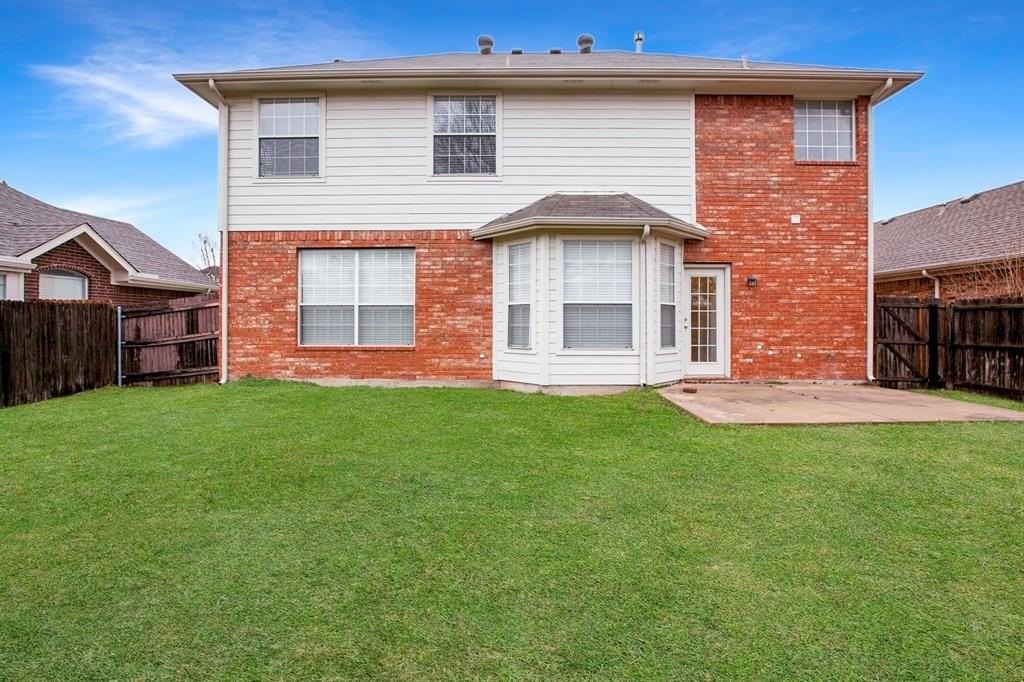 4316 Hillshire Ct - Photo 4 of 40