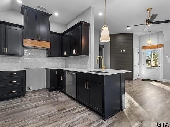 1204 Poplar St - Photo 4 of 7