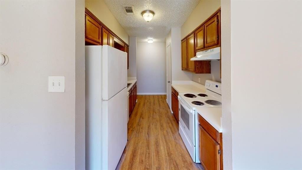 722 Prairie Creek Dr - Photo 3 of 11