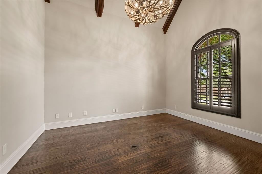 1817 Broken Bend Dr - Photo 4 of 35