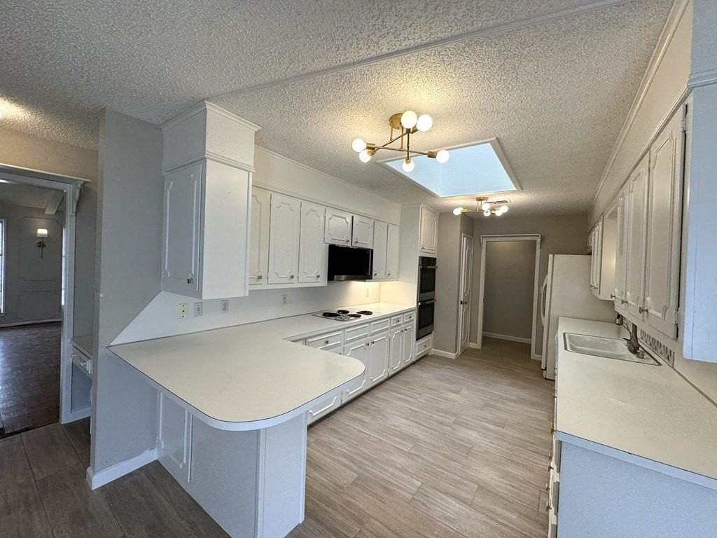 2405 Stutz Pl - Photo 4 of 30