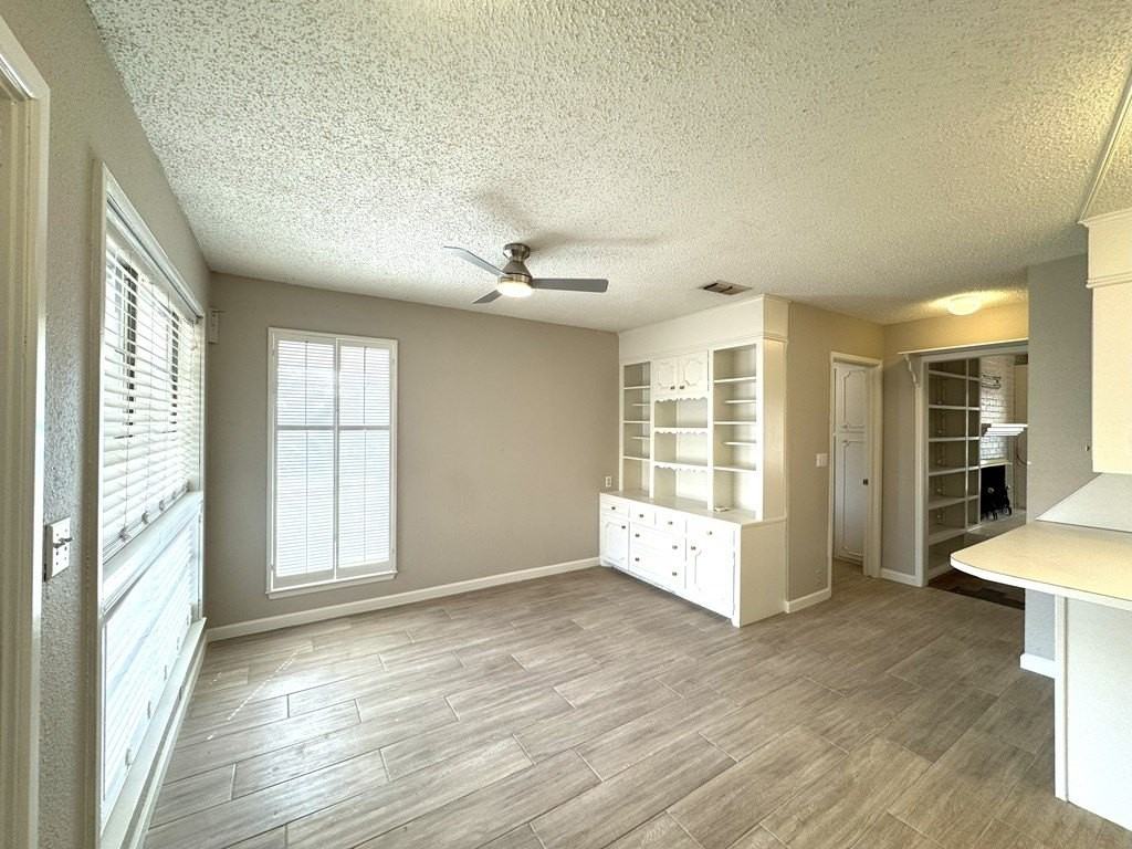 2405 Stutz Pl - Photo 7 of 30