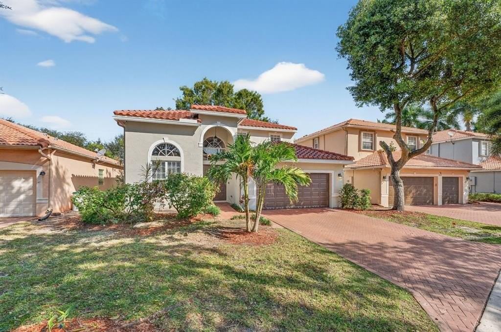 6249 Nw 78th Mnr - Photo 3 of 50