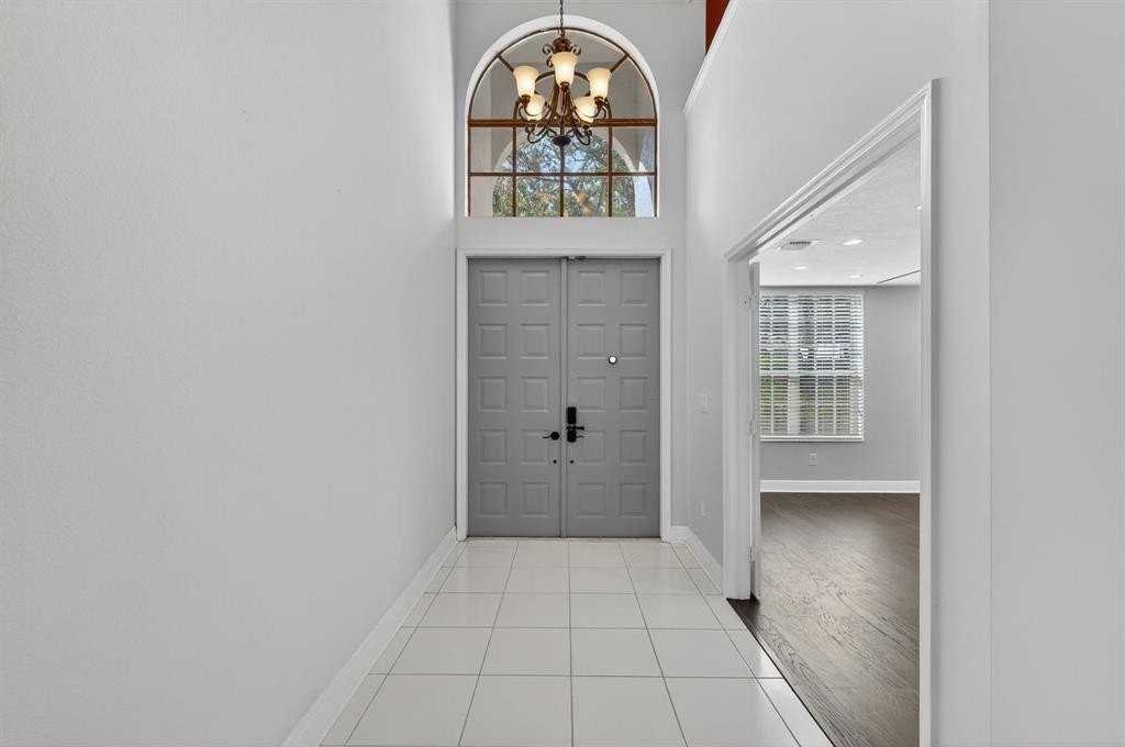 6249 Nw 78th Mnr - Photo 5 of 50