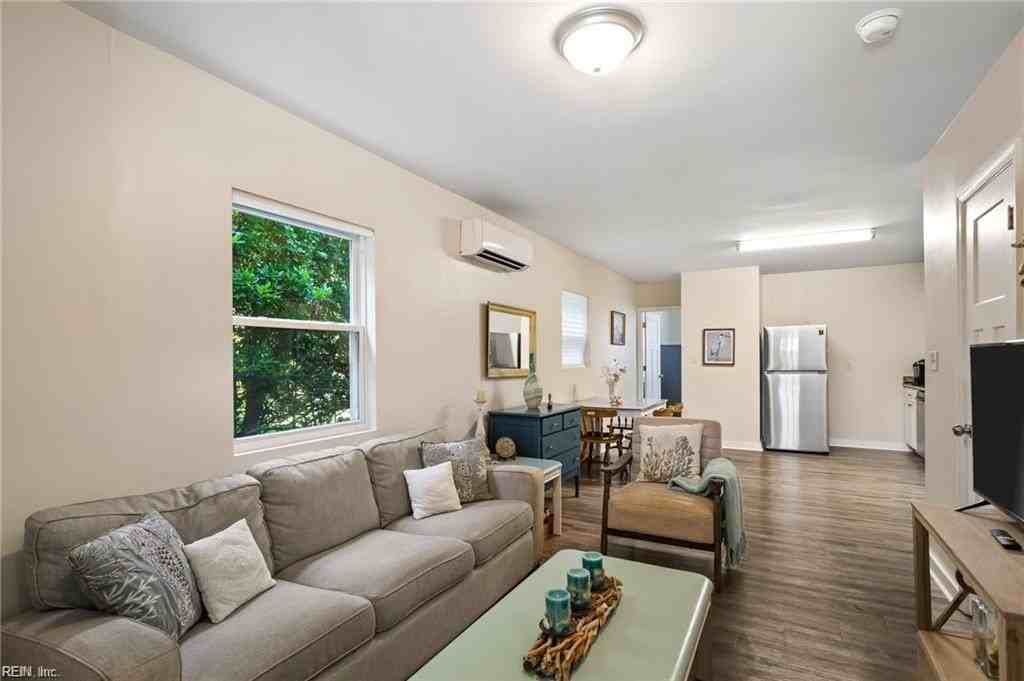 2565 Shore Dr #B - Photo 4 of 22