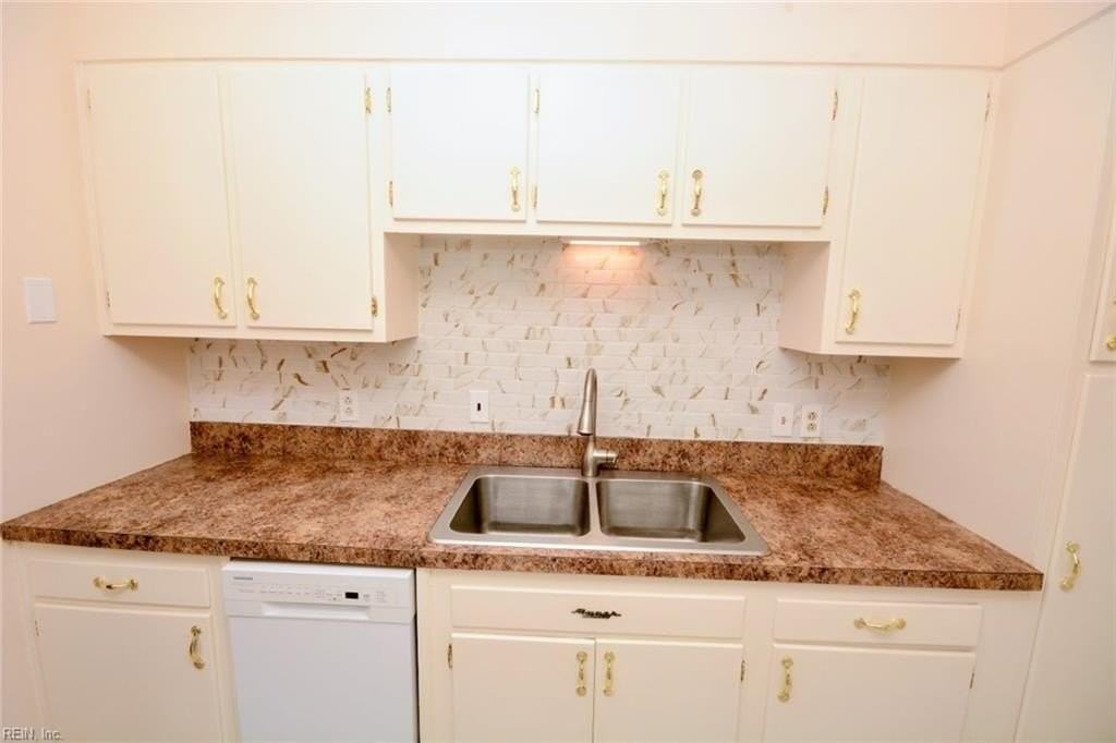 203 79th St - Photo 6 of 33