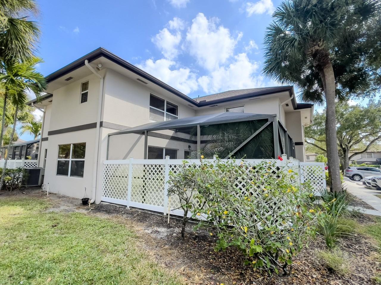 27 Clinton Ct #D - Photo 2 of 32